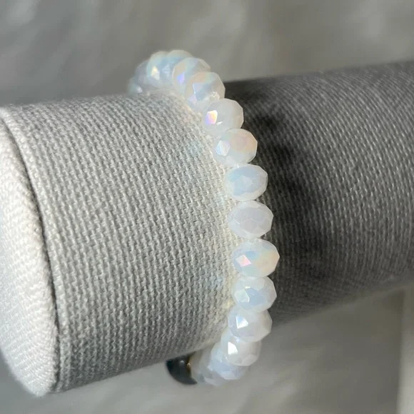 White and Dark Blue Beaded Stretchy Bracelet with Small Gold Accent Beads - Picture 3 of 3